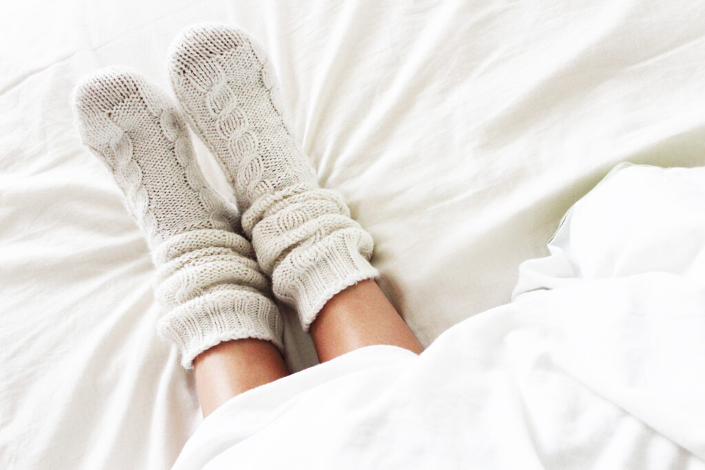 Beter slapen in de winter met warme voeten